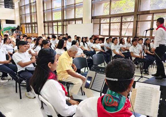 Las canciones de antaño vuelven a sonar: la música que define al Huila se toma las aulas